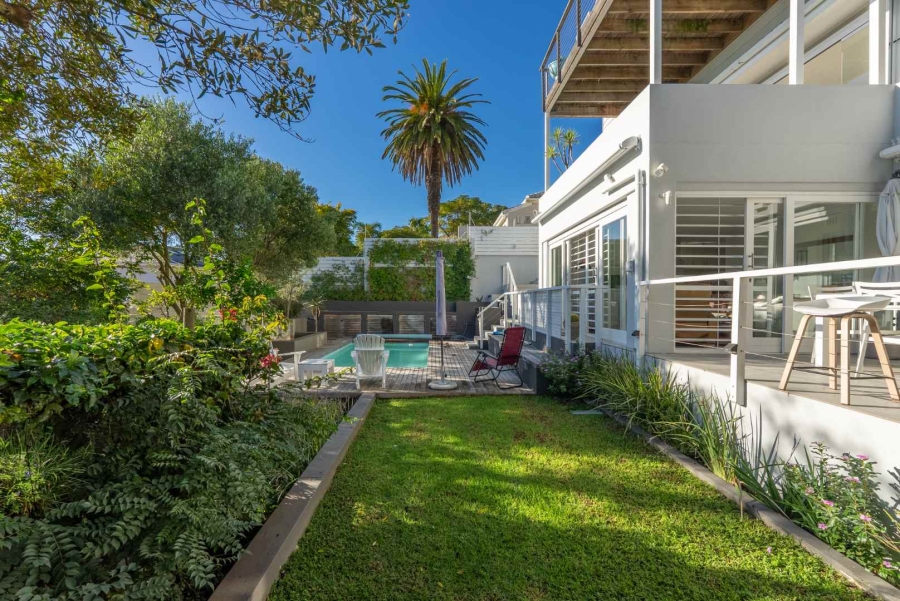 5 Bedroom Property for Sale in Green Point Western Cape